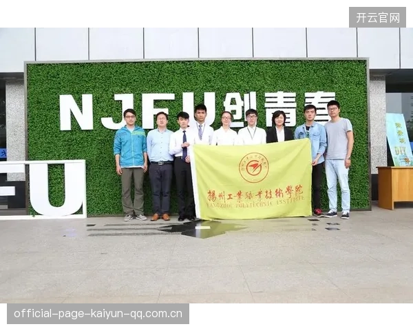 挑战杯海报热议：创新与激情点燃青春的舞台